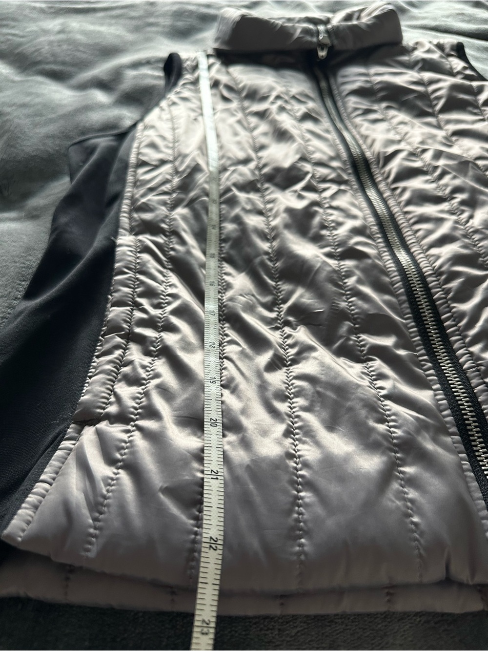 Zenergy by Chico’s Quilted Puffer Vest Size 0 Silver Gray Black Full Zip - Picture 10 of 14